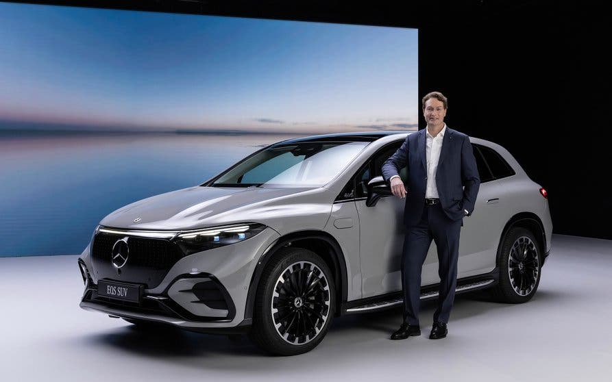Ola-Kallenius-Mercedes-EQE-SUV