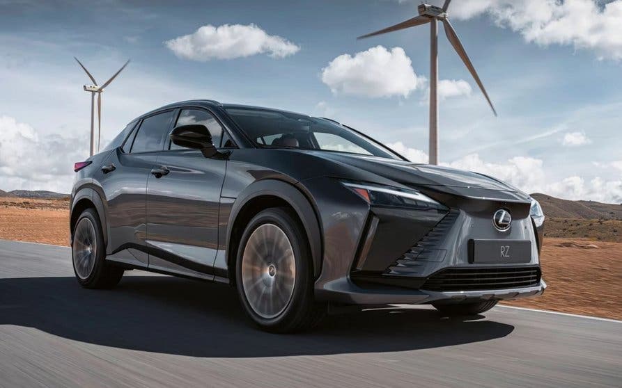 Lexus-RZ-Delantera-Dinámica