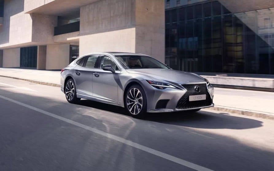 Lexus-LS-2023-Delantera