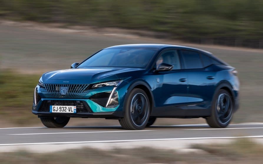 PEUGEOT_408_hybrid-225_portada