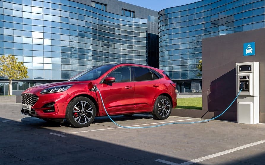 Ford-Fuga-PHEV