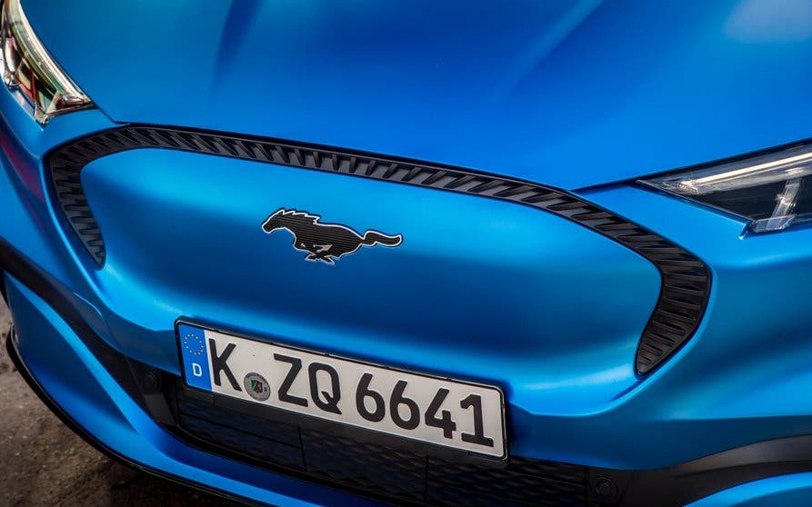 Ford-Mustang-Mach-e-Frontal