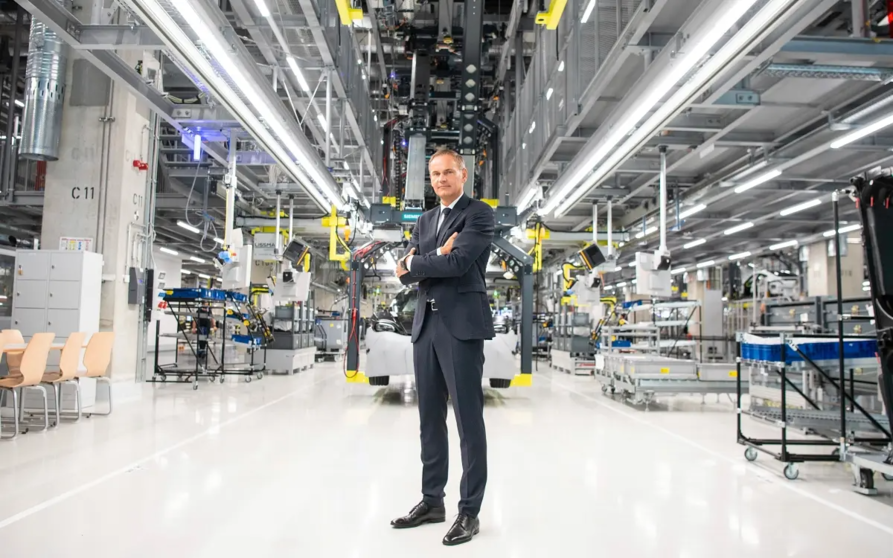 100 dias oliver blume volkswagen eestrategia coches electricos 1o puntos-portada