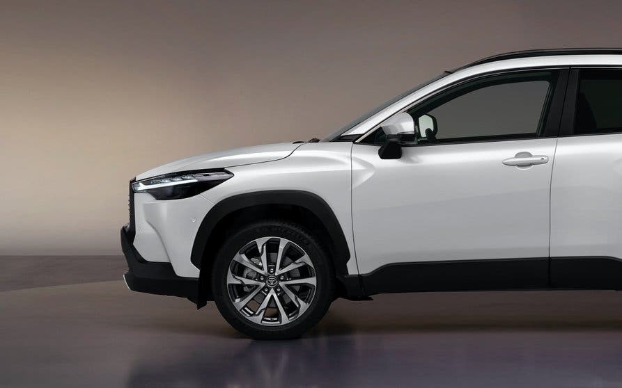 El Toyota Corolla Cross se ha diseñado usando la misma fórmula que su hermano menor, el Yaris Cross.