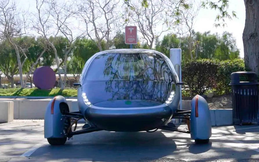 aptera coche electrico solar carga rapida supercargadores tesla-portada