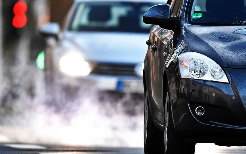 Reino Unido quiere prohibir los coches de combustión en 2035, incluidos híbridos y furgonetas