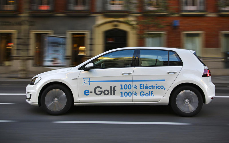 Un coche eléctrico emite un 18% menos que uno de combustión en todo su ciclo de vida.