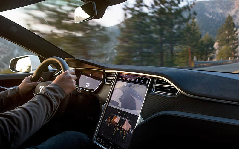 Tesla presenta una patente para implementar limpiaparabrisas electromagnéticos en sus coches eléctricos.