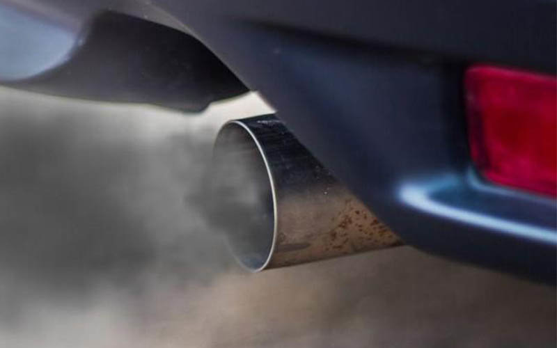 Los SUV de combustión están elevando las emisiones del sector del transporte.