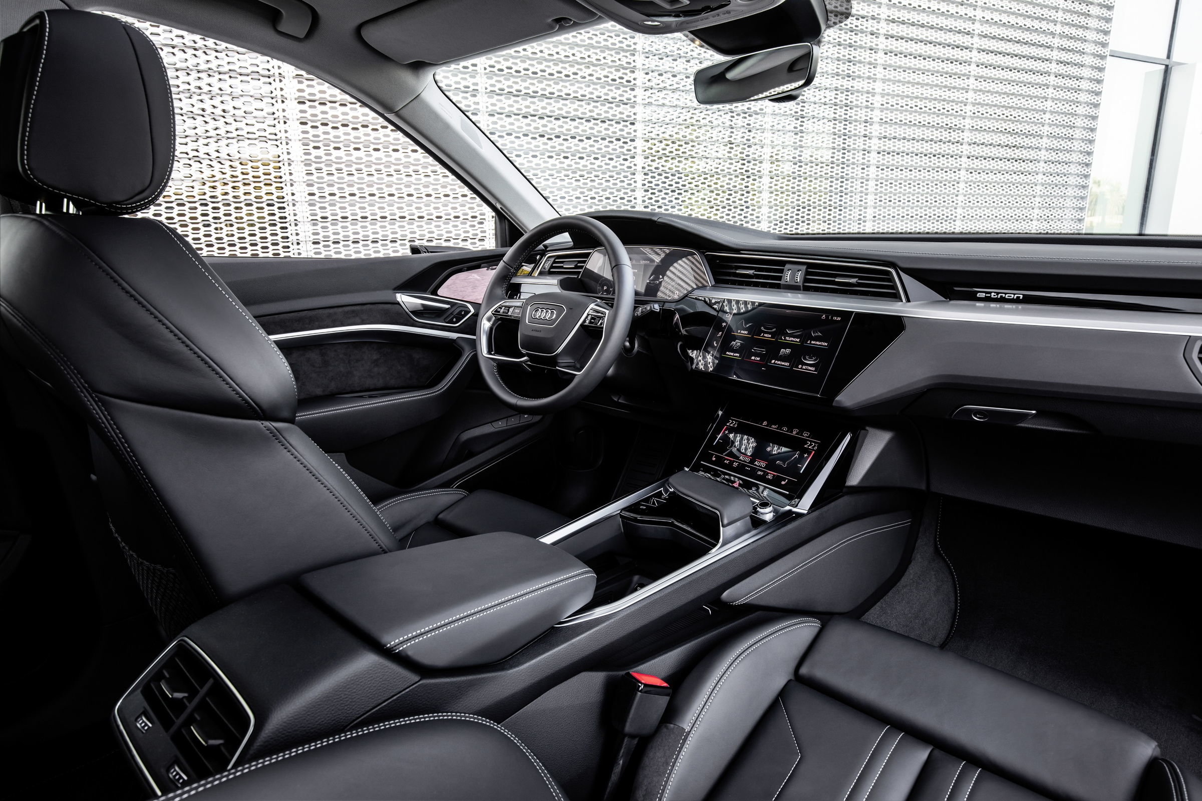 Audi e-tron quattro - interior