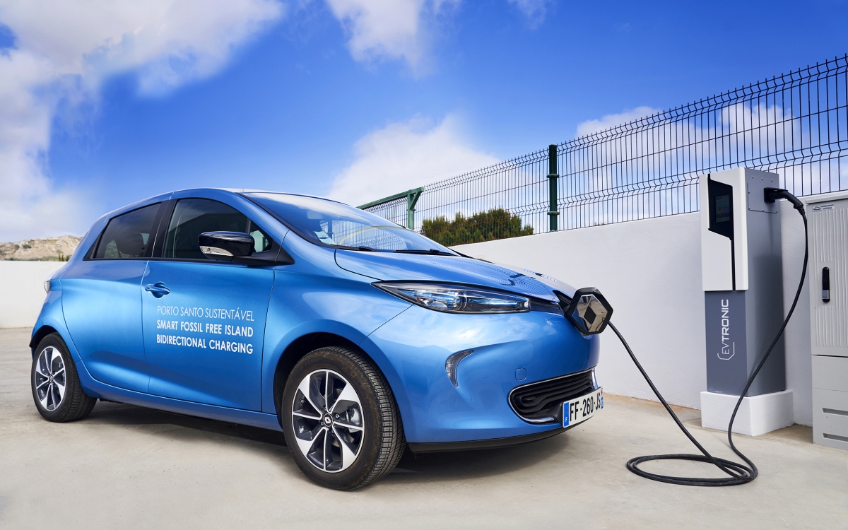 Con las ayudas estatales, comprar un coche eléctrico usado en Francia será una ganga thumbnail