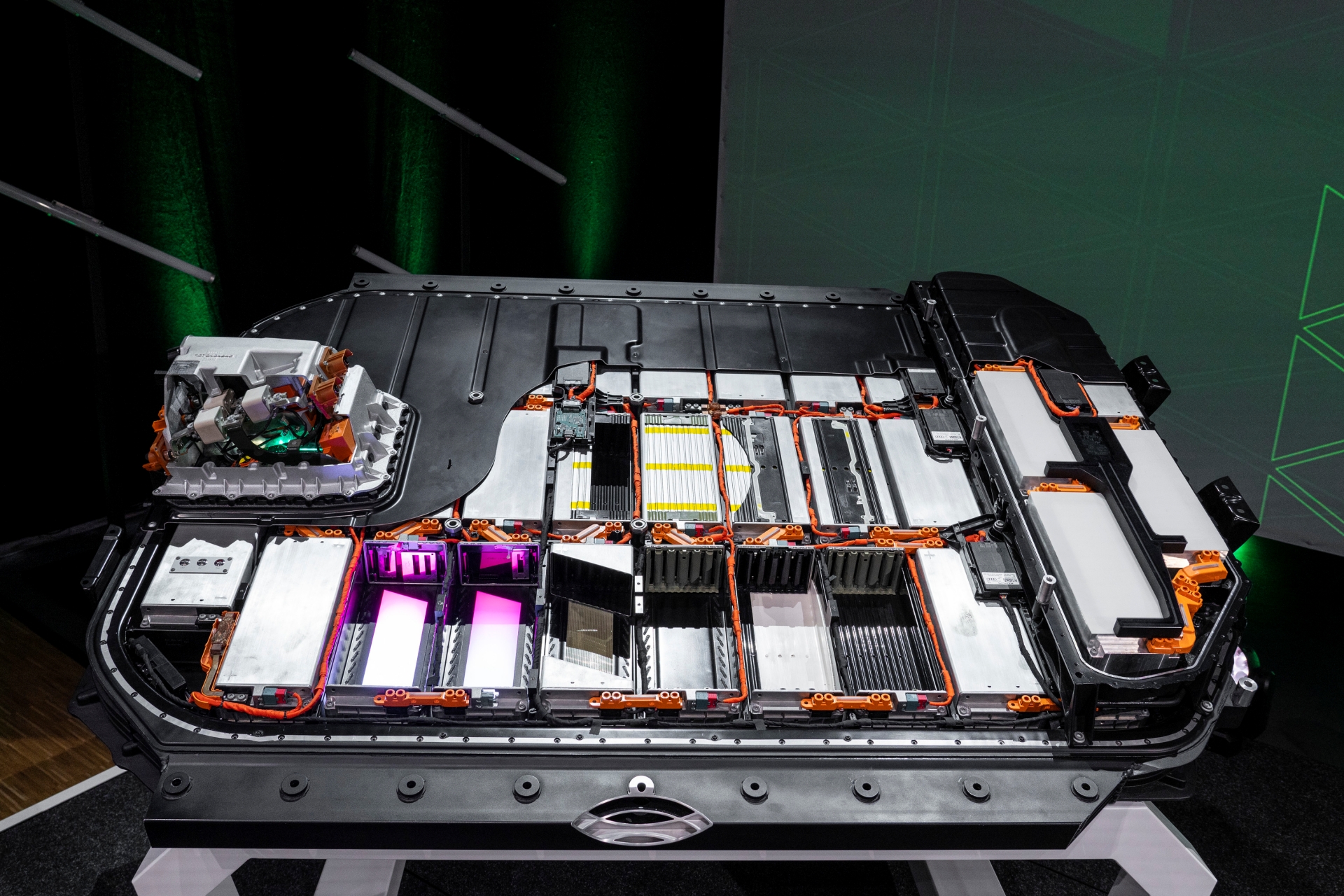 Audi e-tron 55 quattro mejora refrigeración batería carga rápida