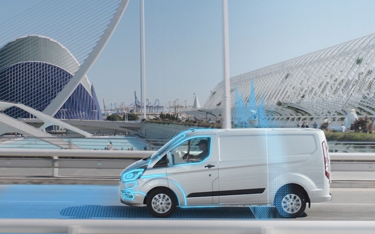 Las furgonetas de Ford cambiarán automáticamente a modo eléctrico en zonas urbanas
