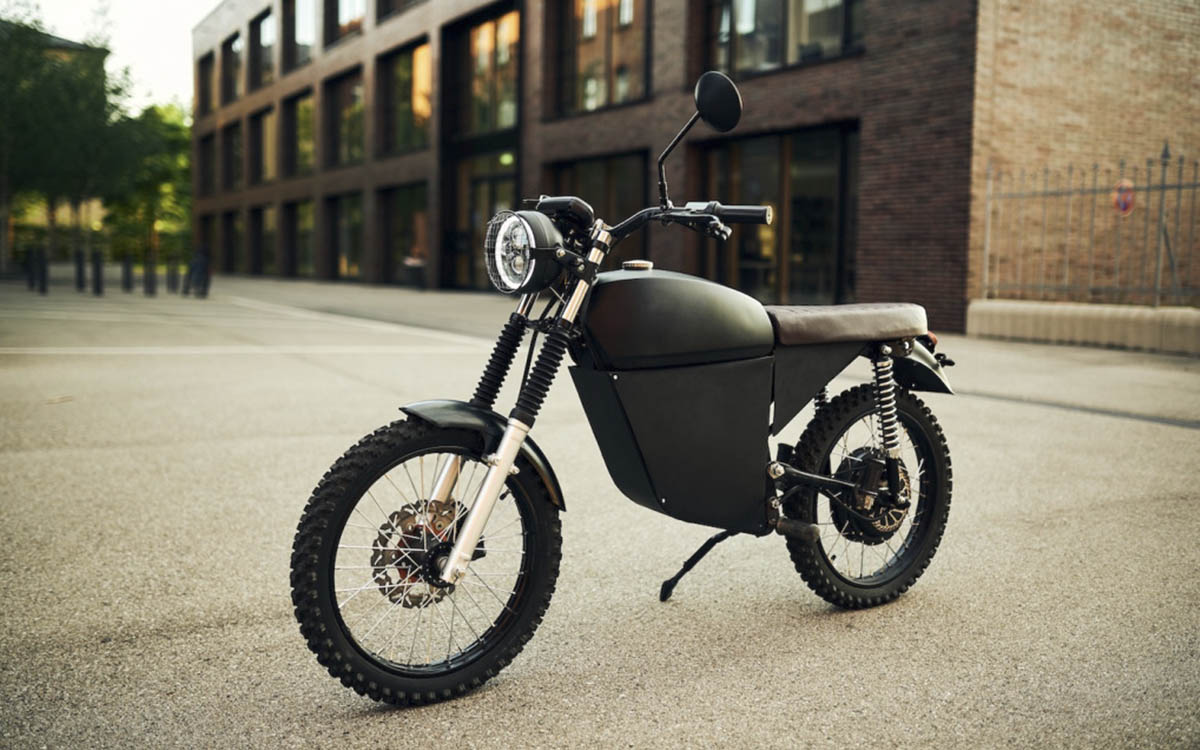 El ciclomotor eléctrico Black Tea Moped podrá adquirirse a través de la plataforma de crowdfunding Indiegogo a mitad de precio: 2.000 euros.