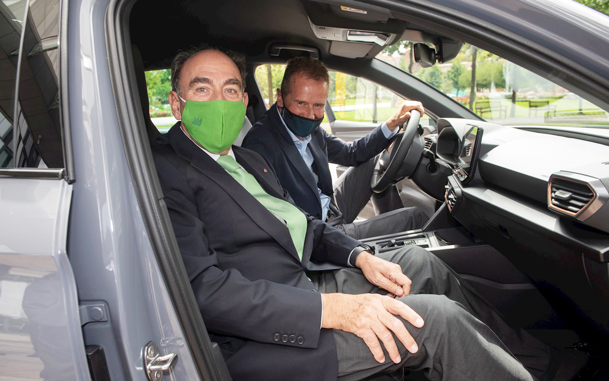 Seat, Volkswagen e Iberdrola se alían para fomentar una red de puntos de recarga en España.