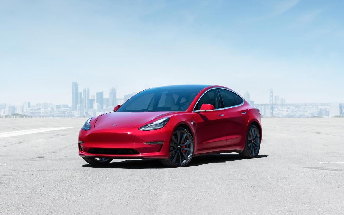El Tesla Model 3 vuelve a ser el coche eléctrico más vendido, y el Volkswagen ID.3 despega thumbnail