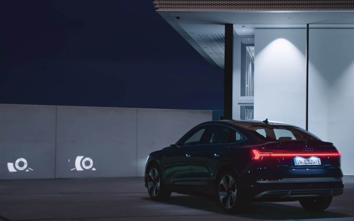 Faros Audi Digital Matrix Light estrenados en el Audi e-tron y e-tron Sportback de 2021.