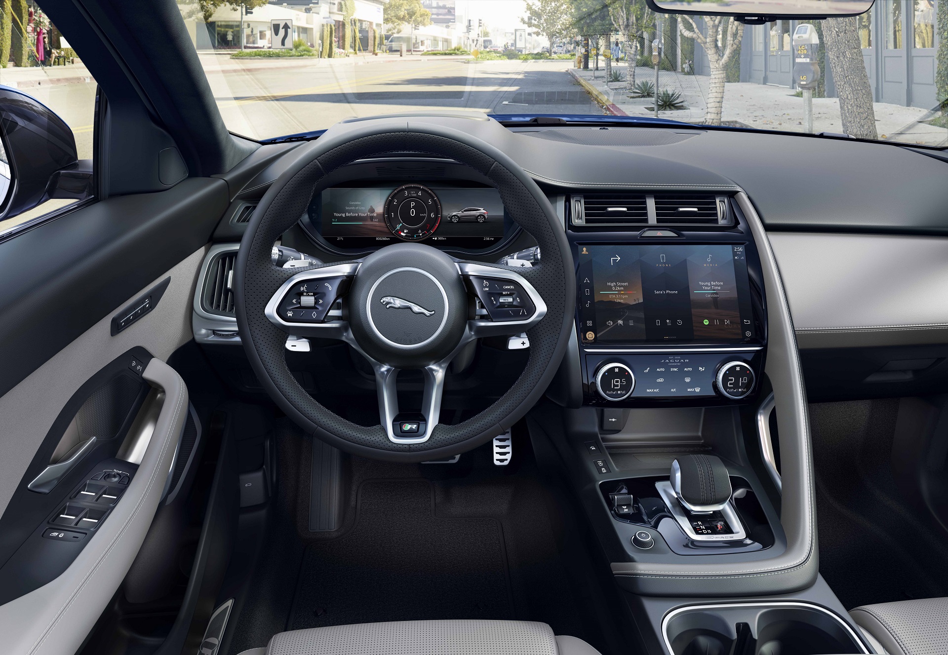 jaguar-e-pace-my2021-interior-02