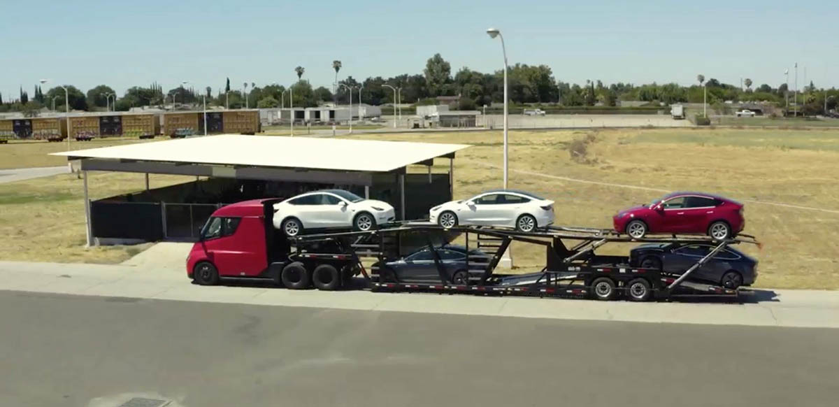 Tesla Semi transportando varios coches elctricos de Tesla