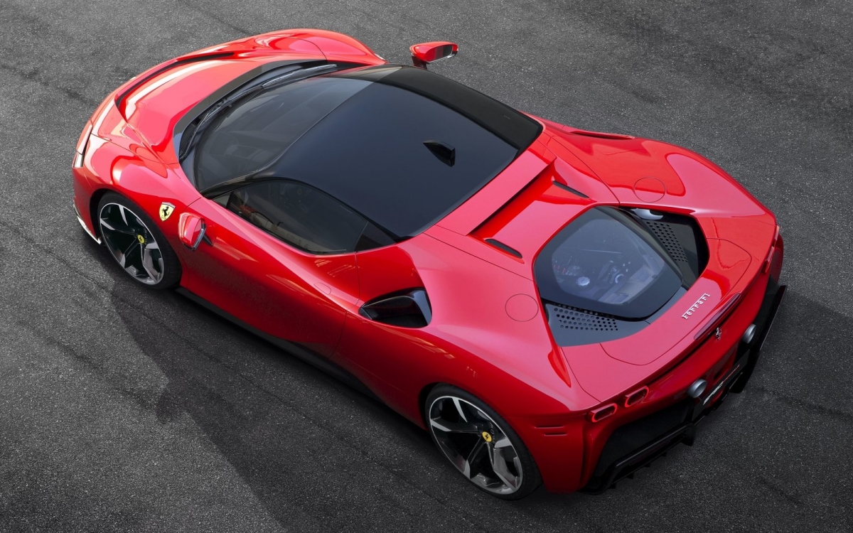 Ferrari adelanta el lanzamiento de su primer coche eléctrico: confirmado para 2025 thumbnail