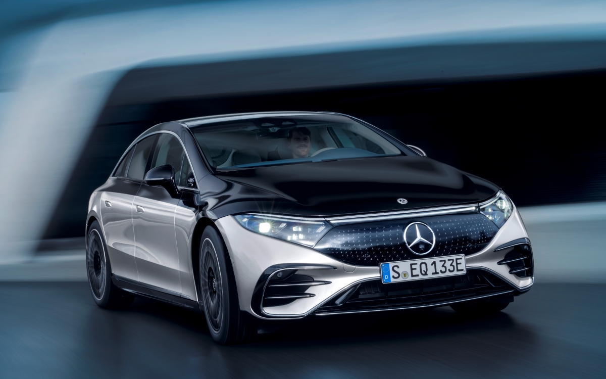Mercedes-Benz y Stellantis se alían para fabricar baterías de coches eléctricos thumbnail