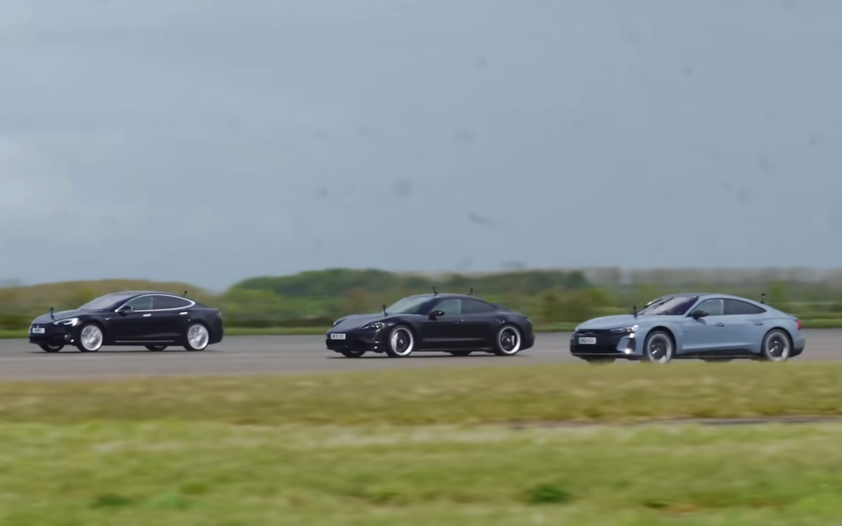 La carrera eléctrica definitiva: Audi RS e-tron GT vs Porsche Taycan vs Tesla Model S thumbnail