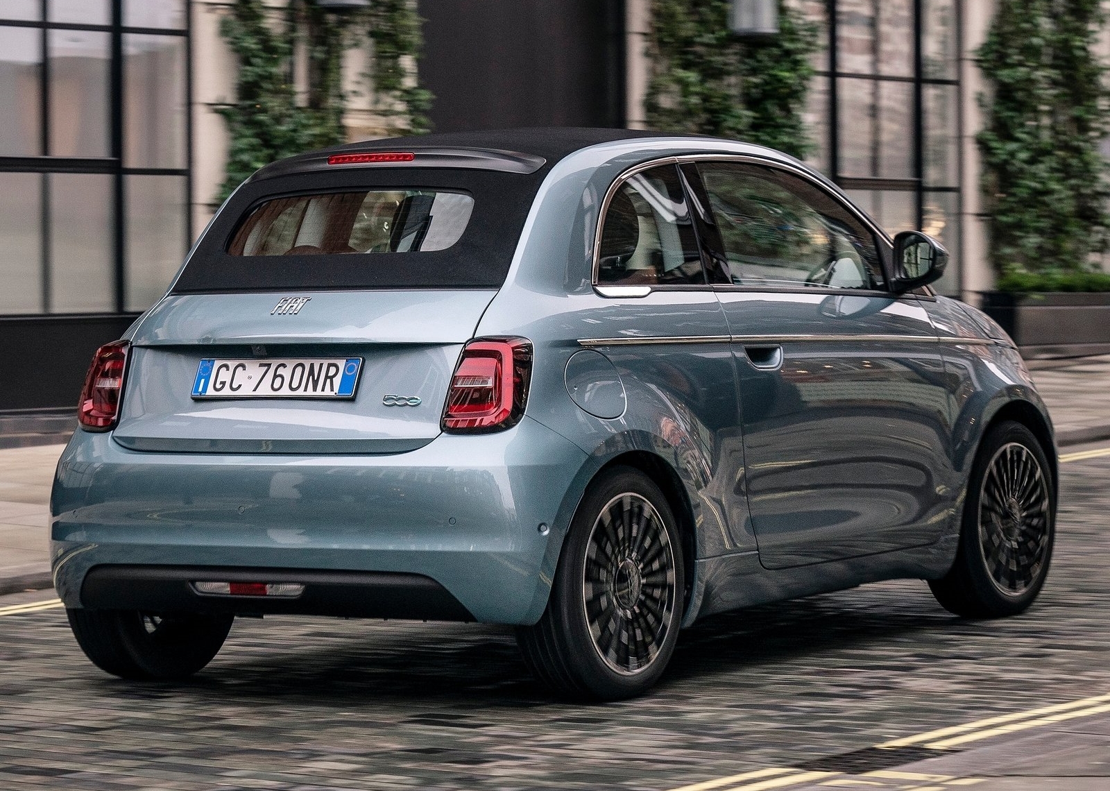 Fiat-500_Cabrio-2021-08