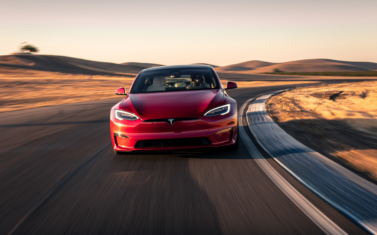 Un Tesla Model S Plaid con el sonido de un motor V8 Hellcat, lo más horrible que vas a escuchar hoy thumbnail