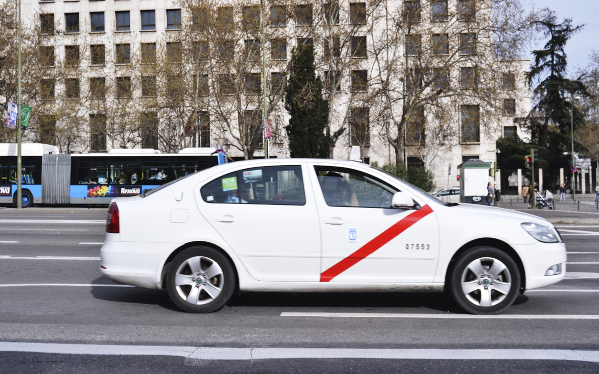 El taxi eléctrico propulsado por hidrógeno verde llegará a Madrid en 2022 thumbnail