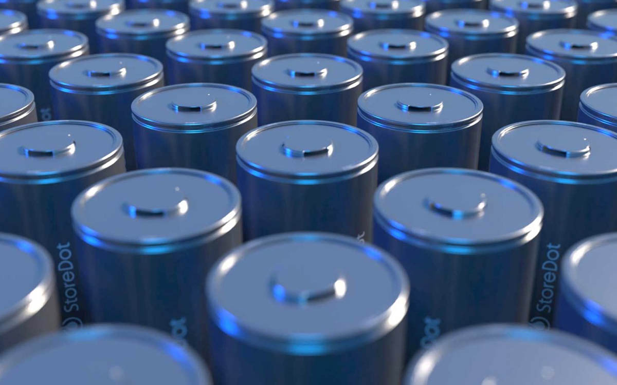 Las celdas de batería 4680 de StoreDot, similares a las de Tesla, se recargan en 10 minutos thumbnail