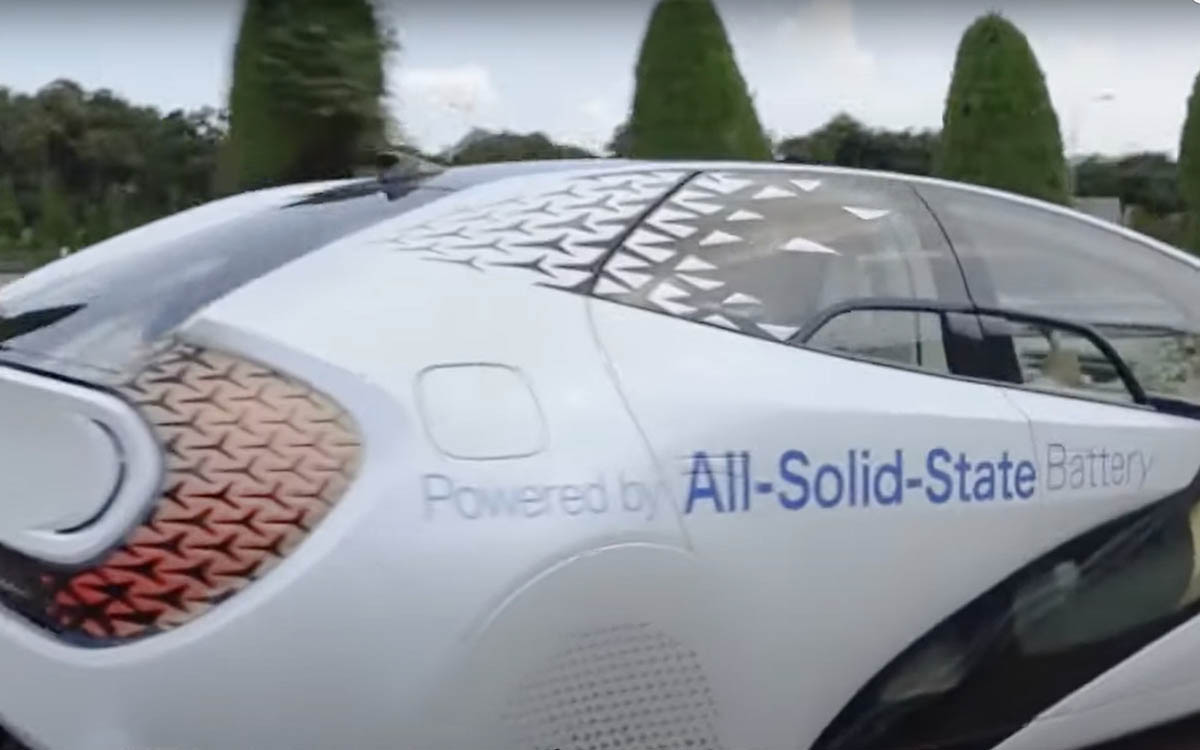 Toyota se adelanta en una tecnología clave: las baterías sólidas a bordo del LQ Concept thumbnail