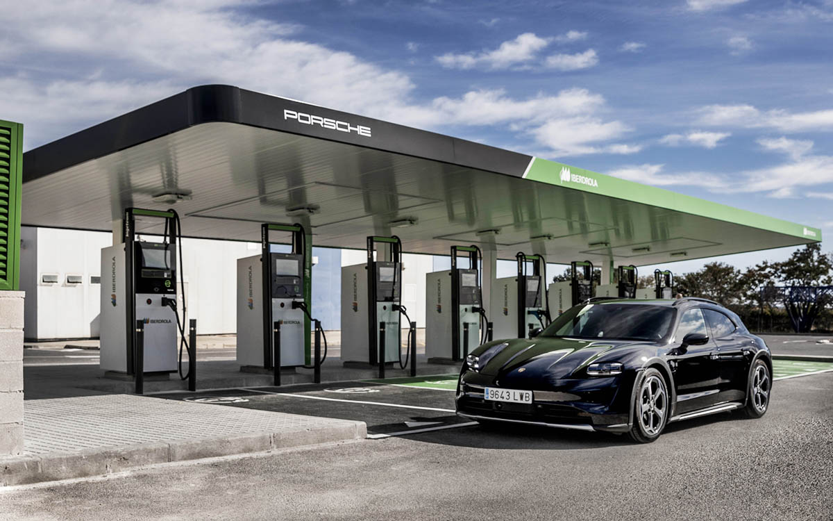 Porsche e Iberdrola inauguran su primera estación de carga conjunta