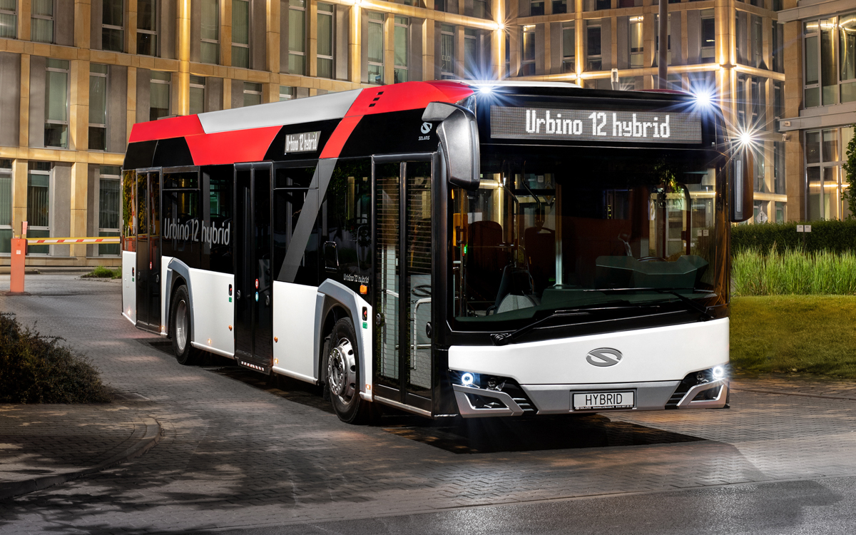 El Ayuntamiento de Barcelona compra 87 autobuses híbridos de Solaris thumbnail