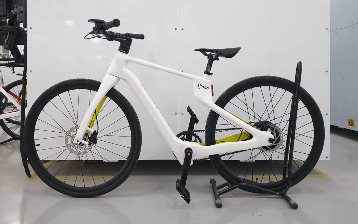 La Kimoa E-Bike es la bicicleta eléctrica de carbono creada por la marca de Fernando Alonso thumbnail