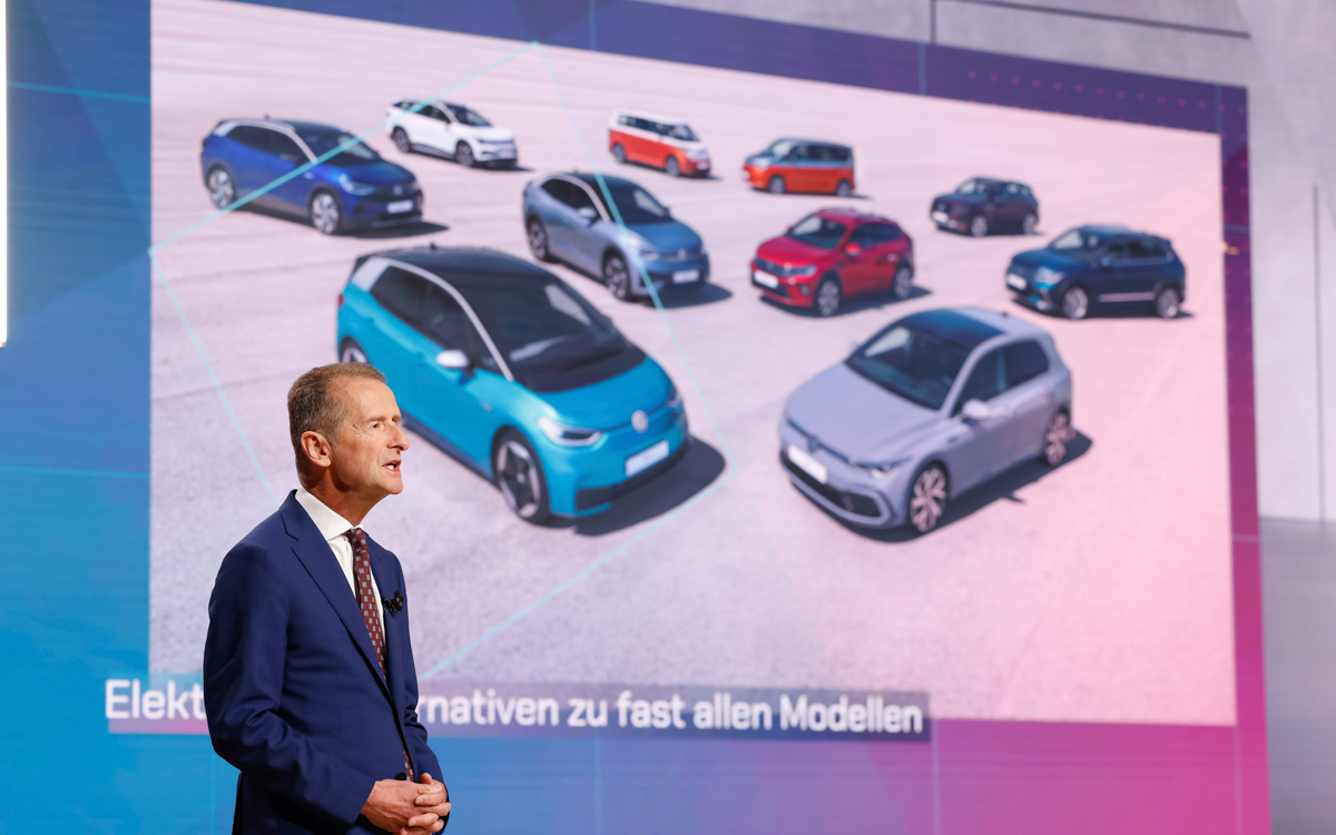 El CEO de Volkswagen cree que Tesla se debilitará con la ampliación de sus Gigafactorías thumbnail