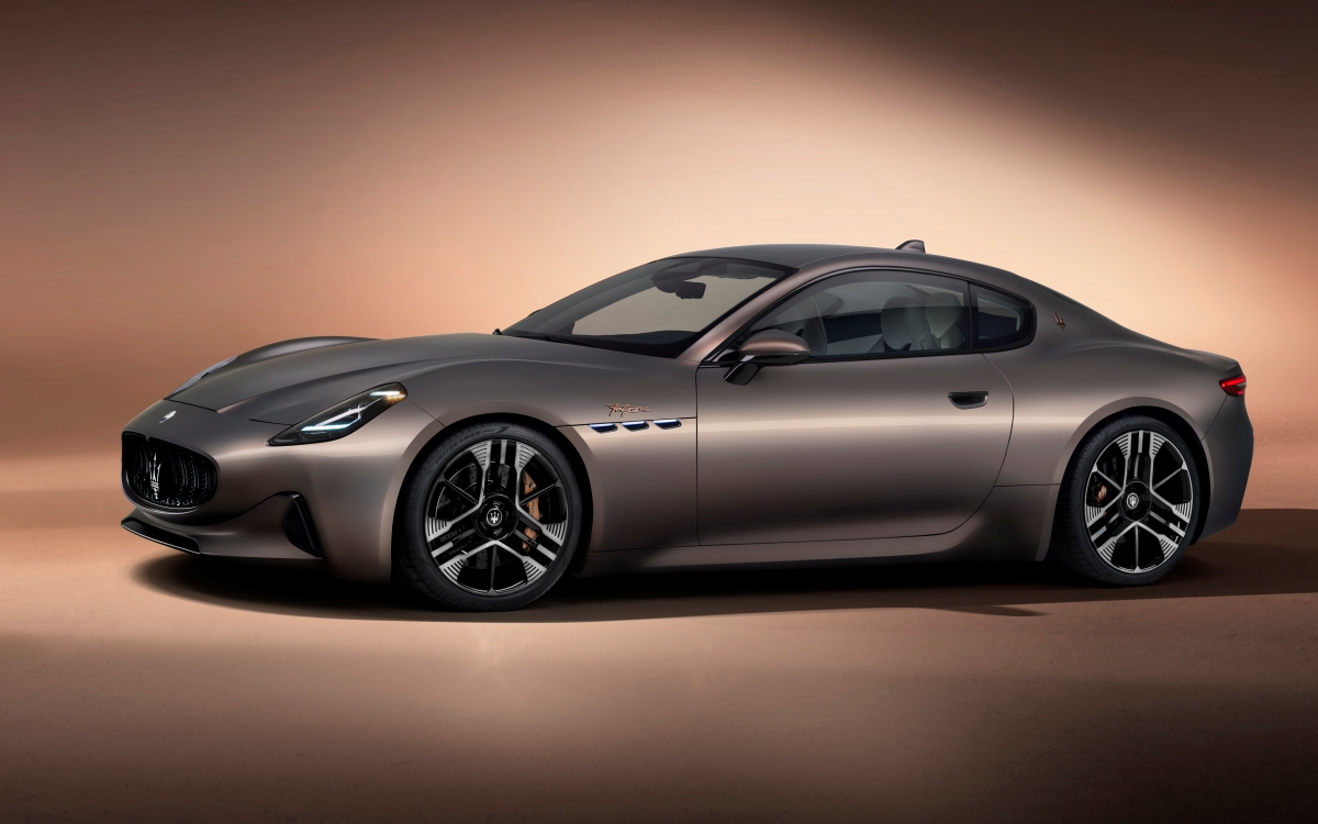 Maserati GranTurismo Folgore 2023: el primer GT eléctrico italiano tiene 3 motores y 1.224 CV* thumbnail