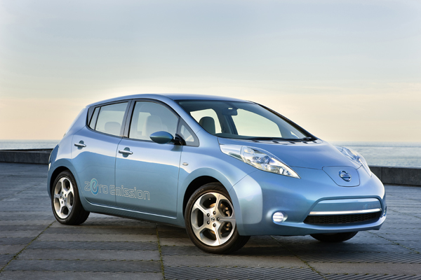 Nissan ha iniciado en Europa el proceso de comercialización del Leaf, su primer coche 100% eléctrico.