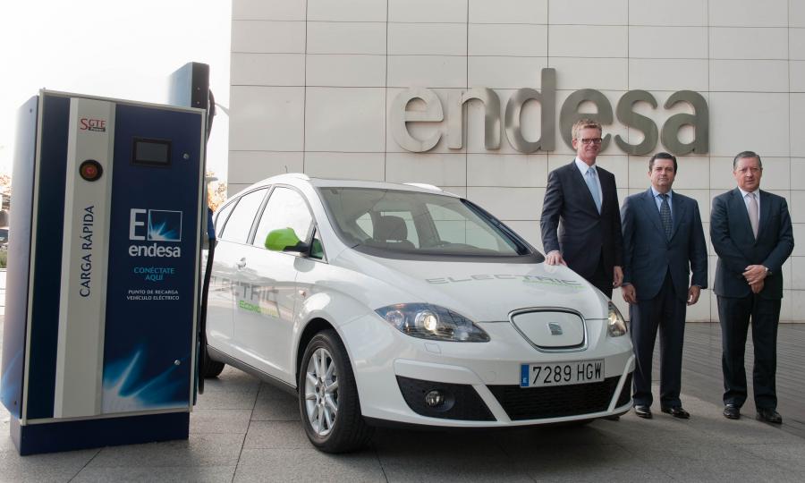 Endesa, la primera compañía en conducir los eléctricos de SEAT