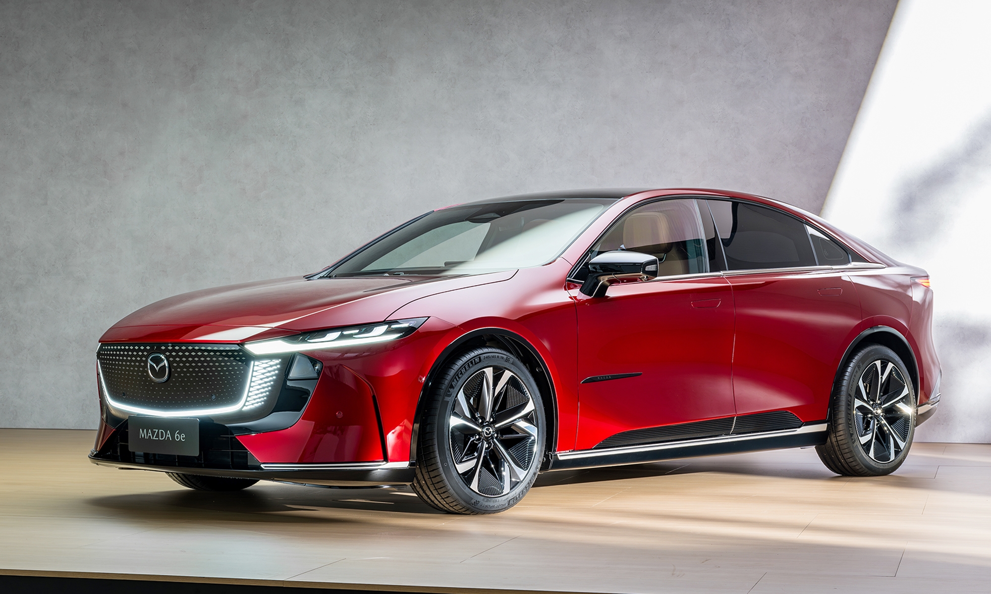 El Mazda 6e ya se encuentra disponible para comprar en España.