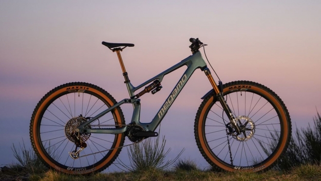 Se monta el tan de moda motor DJI Avinox M1.