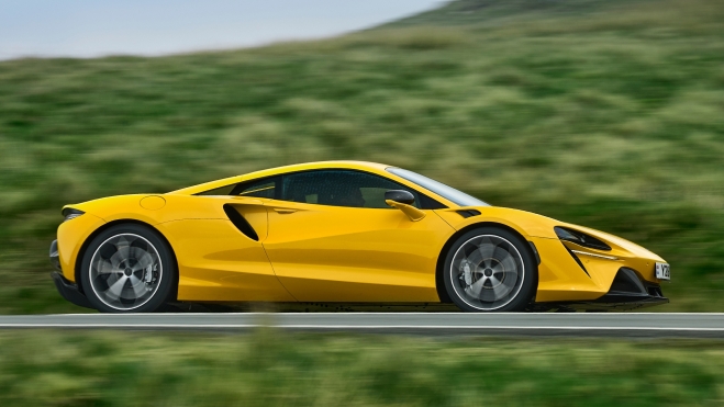 McLaren Artura 3 McLaren Artura 3