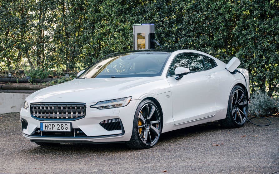  Polestar 1. 