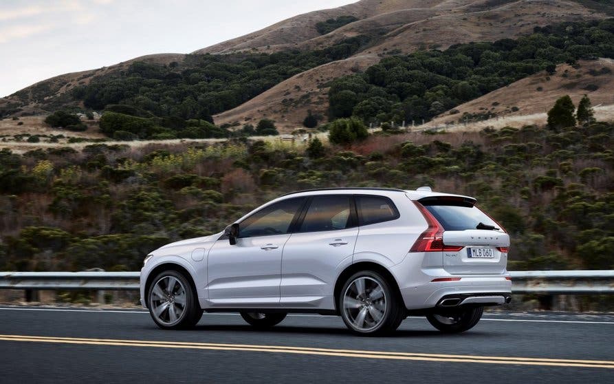  Volvo XC60 Recharge T6 AWD 