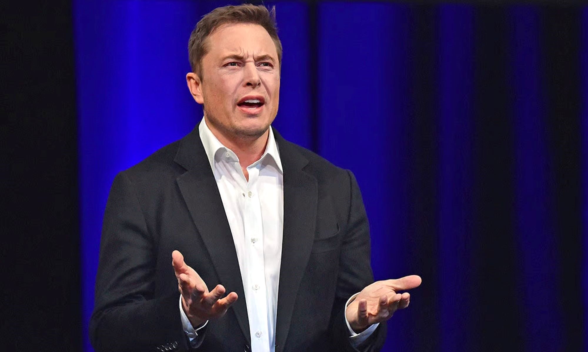 Pese a la caída de ventas y de imagen de Tesla, la presidenta de la compañía norteamerica niega que estén buscando un sustituto para su CEO, Elon Musk.