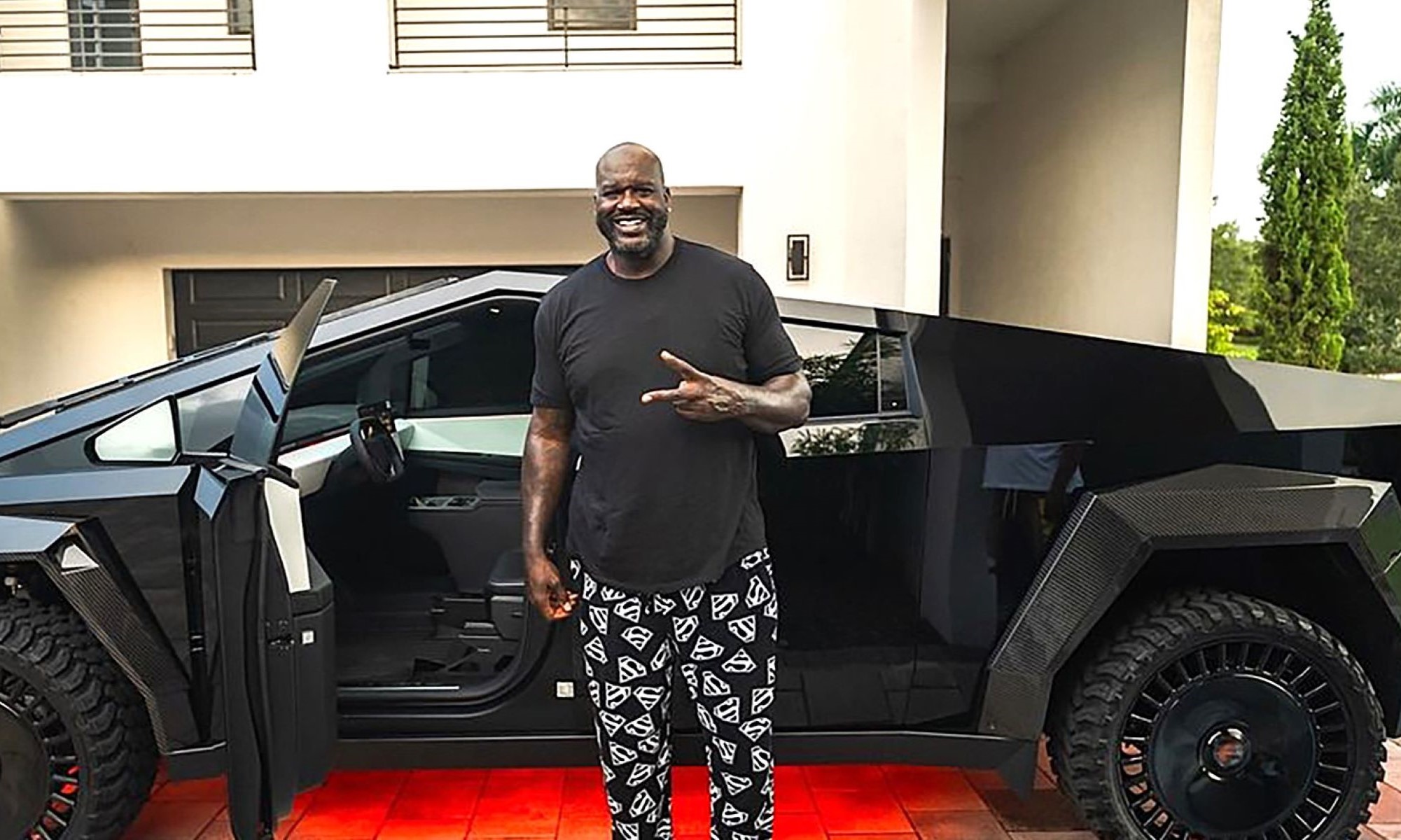 La ex estrella de la NBA, Shaquille O´Neal ha vendido sus tres Tesla Cybertruck por un motivo muy concreto.