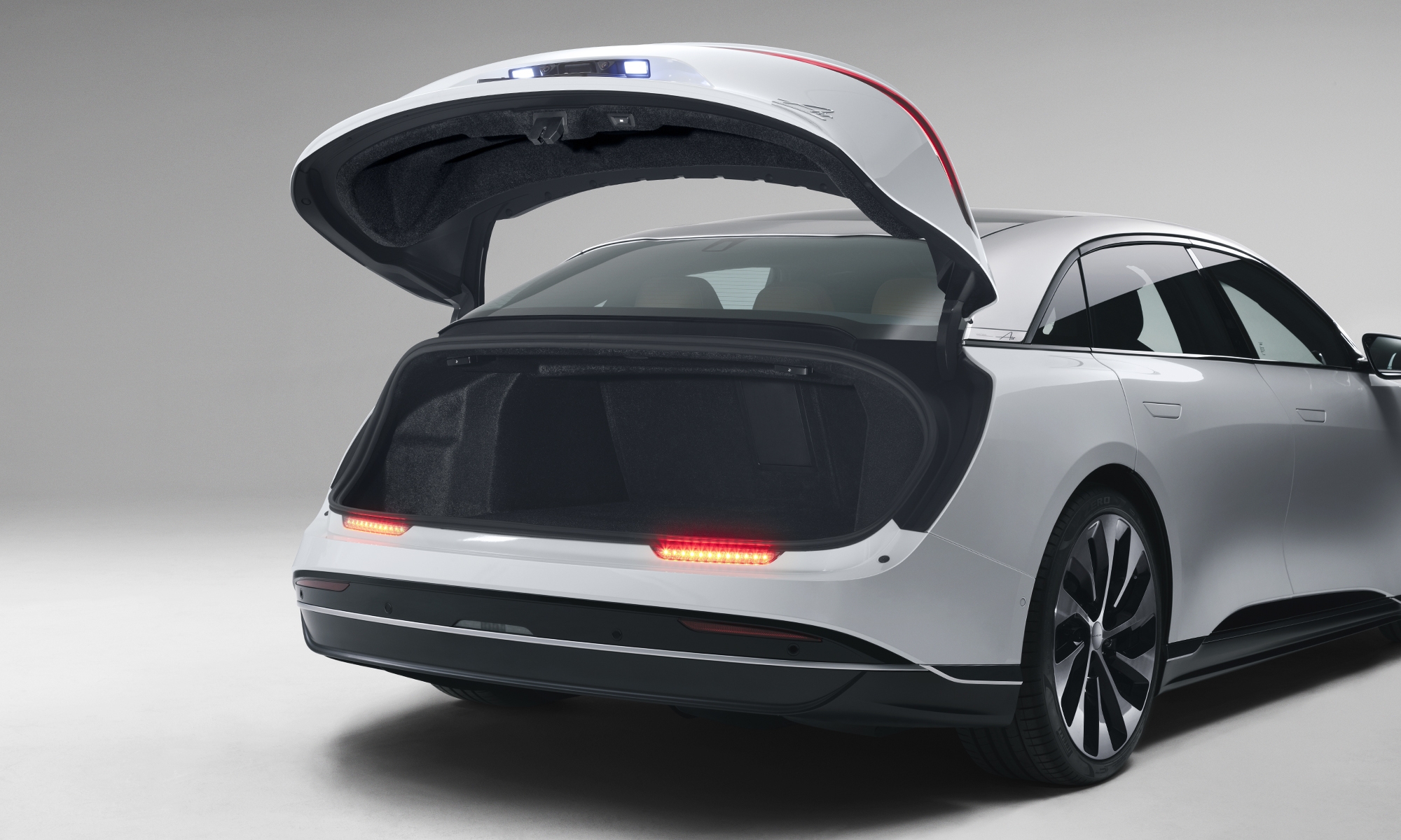 El 'mejor coche eléctrico del mundo' también tiene sus 'peros' y este usuario lo cuenta todo.