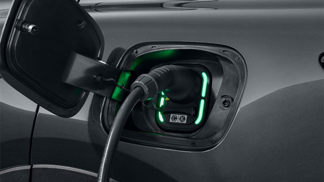 Se va a ofrecer con paquetes de baterías de 49 y 65 kWh de capacidad. Se va a ofrecer con paquetes de baterías de 49 y 65 kWh de capacidad.