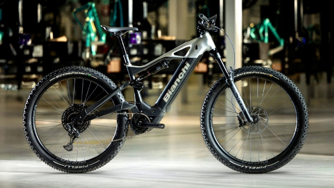 Bianchi E-Vertic FX 9.2 (5.849 euros). Bianchi E-Vertic FX 9.2 (5.849 euros).