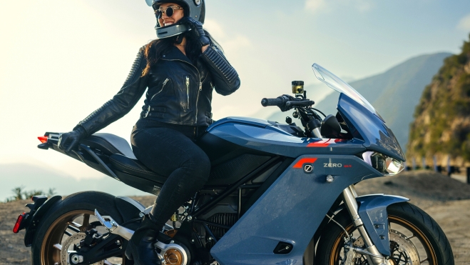 La motocicleta eléctrica se está asentando en el sector. La motocicleta eléctrica se está asentando en el sector.