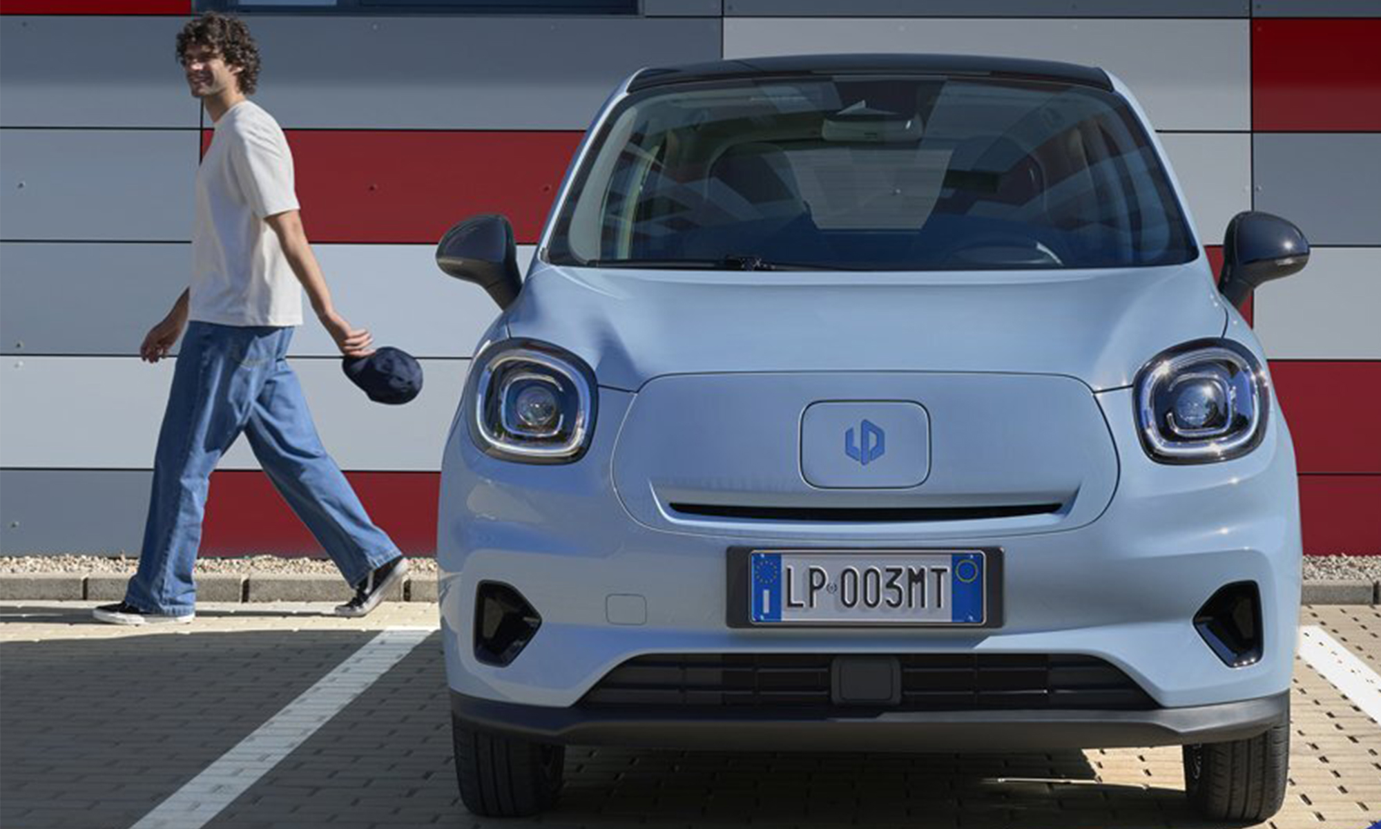 Dispone de un motor eléctrico de 95 CV.